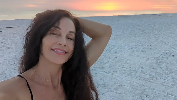 I L o v e  You ❤️🧡💛💚💜💙 https://t.co/QmNJdX1l0s<a href="/tag/stripchat"class="tags"><span>#stripchat</span></a><a href="/tag/stripchatlive"class="tags"><span>#stripchatlive</span></a>