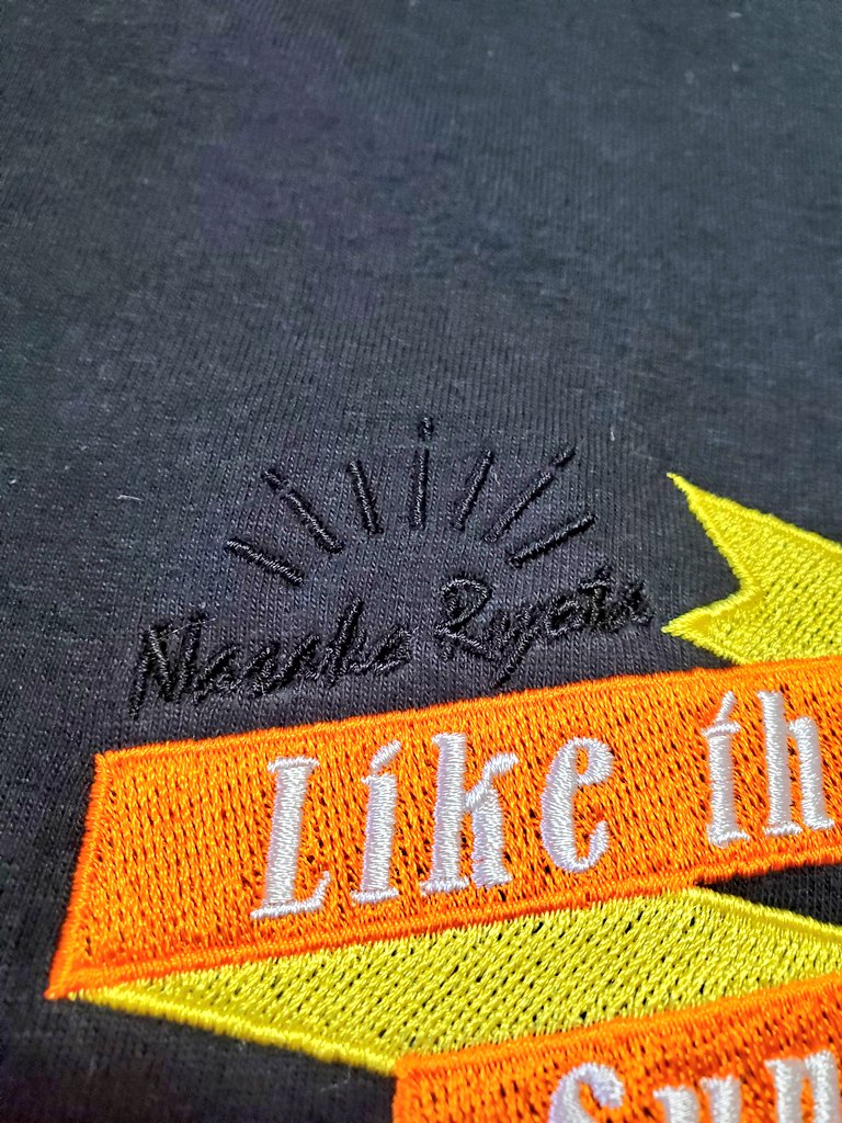 dai_konchan's tweet photo. わーい🙌
Like the sun のTシャツが届いたー🙌👕
めっちゃ可愛い♡
黒Tの刺繍の部分はわかりやすく明るくしてみたよ😊
この夏、ライブでもプライベートでもたくさん活躍しそう♪
ありがとうございます😊
#名迫僚太
#likethesun
#グッズ
#Tシャツ https://t.co/gBO1PcDBAG
