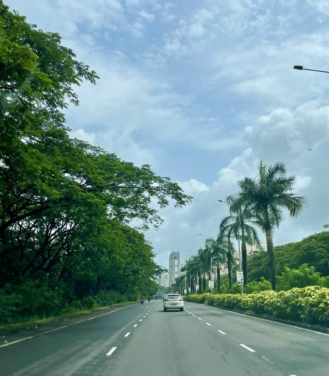 kehrathod's tweet photo. Rush hour in Navi Mumbai.
#palmbeachroad https://t.co/MTyA5nSvZf