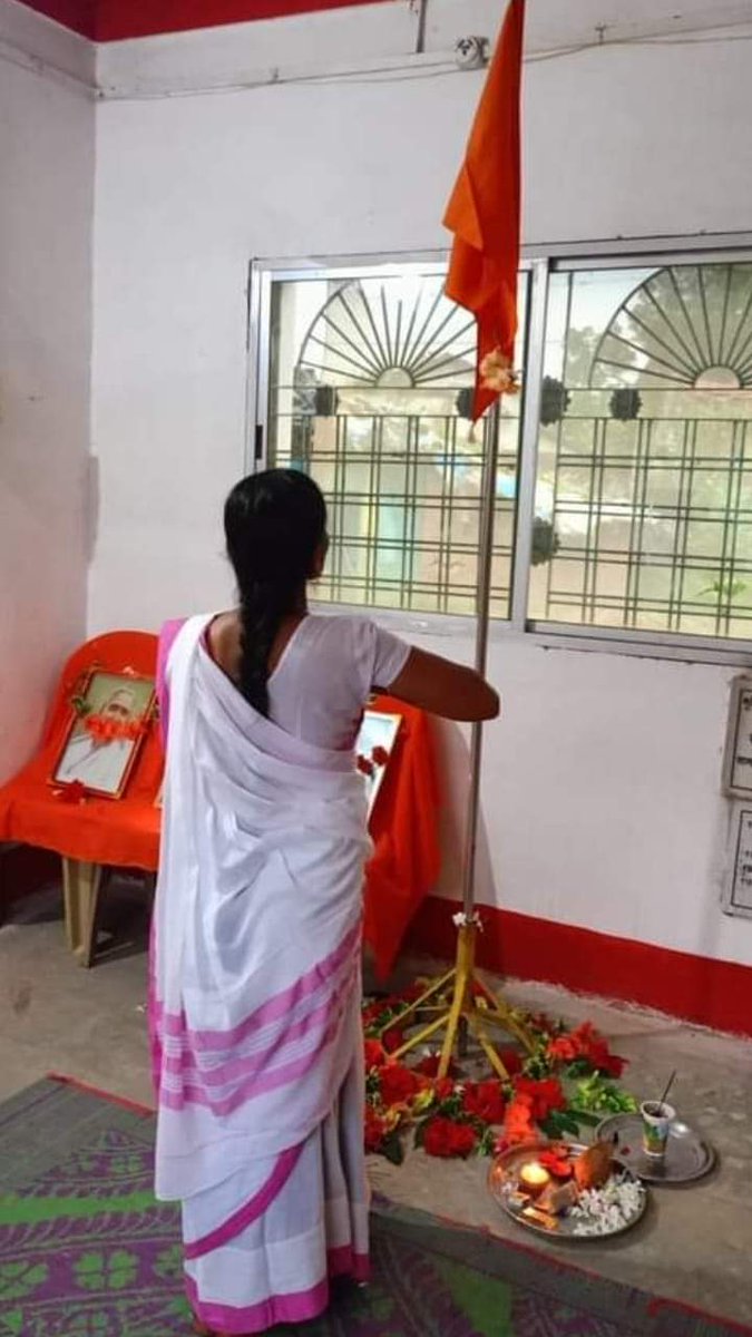 Pushpaathakur's tweet photo. सत्य ये है कि 
*करोड़ों रुपया रखकर भी बांग्लादेश जैसी स्थिति से बच नही पाओगे इसलिए कमाई का कुछ हिस्सा देश, धर्म एवं संस्कृति रक्षा के कार्यों मे लगाओ और उसमें  सम्मिलित भी हो*🙏🚩 https://t.co/K1Y1pxo63A