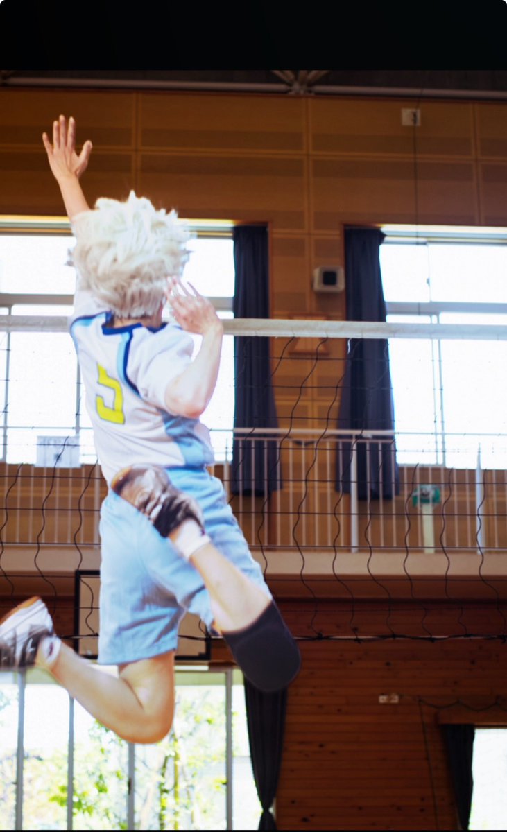 10gusa_9s's tweet photo. ⚠️コスプレ
ハイキュー!!/星海光来

「高く安定したジャンプは空中での余裕に直結する そんでそういうジャンプは床を蹴る音がすんだよ」

📸@Ri_RioO_ りりさん
 #FCF03 https://t.co/EcG8HzuP7u