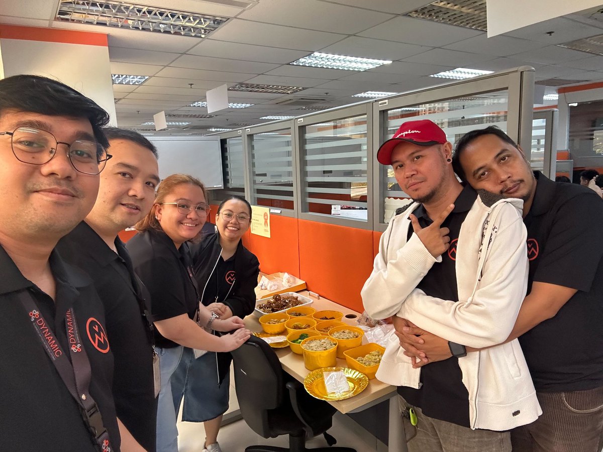 Mykel_Sanchez's tweet photo. Random team lunch at the office. Good food and great company! #EmpoweredWithDBOS #FoodPhotography #GPTWCertified https://t.co/q7GT8JwVX0