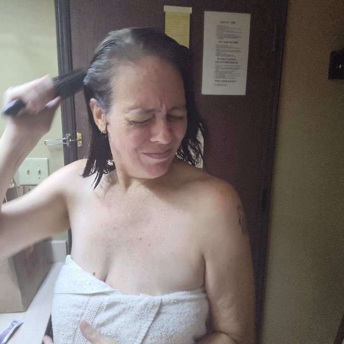 Ouch #hair #tangled #nsfw https://t.co/vw555wbEZZ<a href="/tag/hair"class="tags">#hair</a><a href="/tag/tangled"class="tags">#tangled</a><a href="/tag/nsfw"class="tags">#nsfw</a>