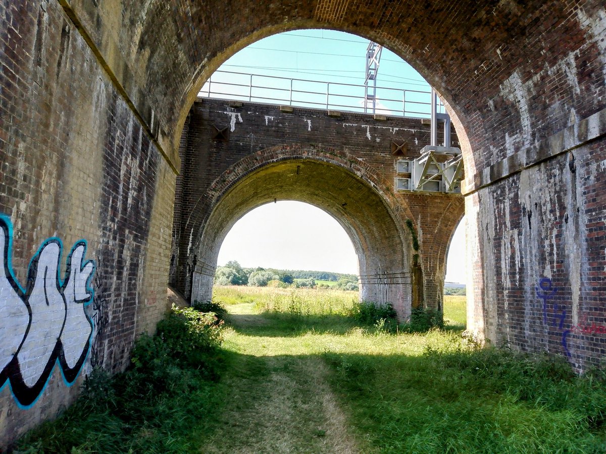 phil0073's tweet photo. The #NeneWay going under the #IrchesterRailwaysViaduct in summer #PhilOnaBike #WallsOnWednesday #BywayFriday #FootpathFriday https://t.co/9TaBTS3ZVq