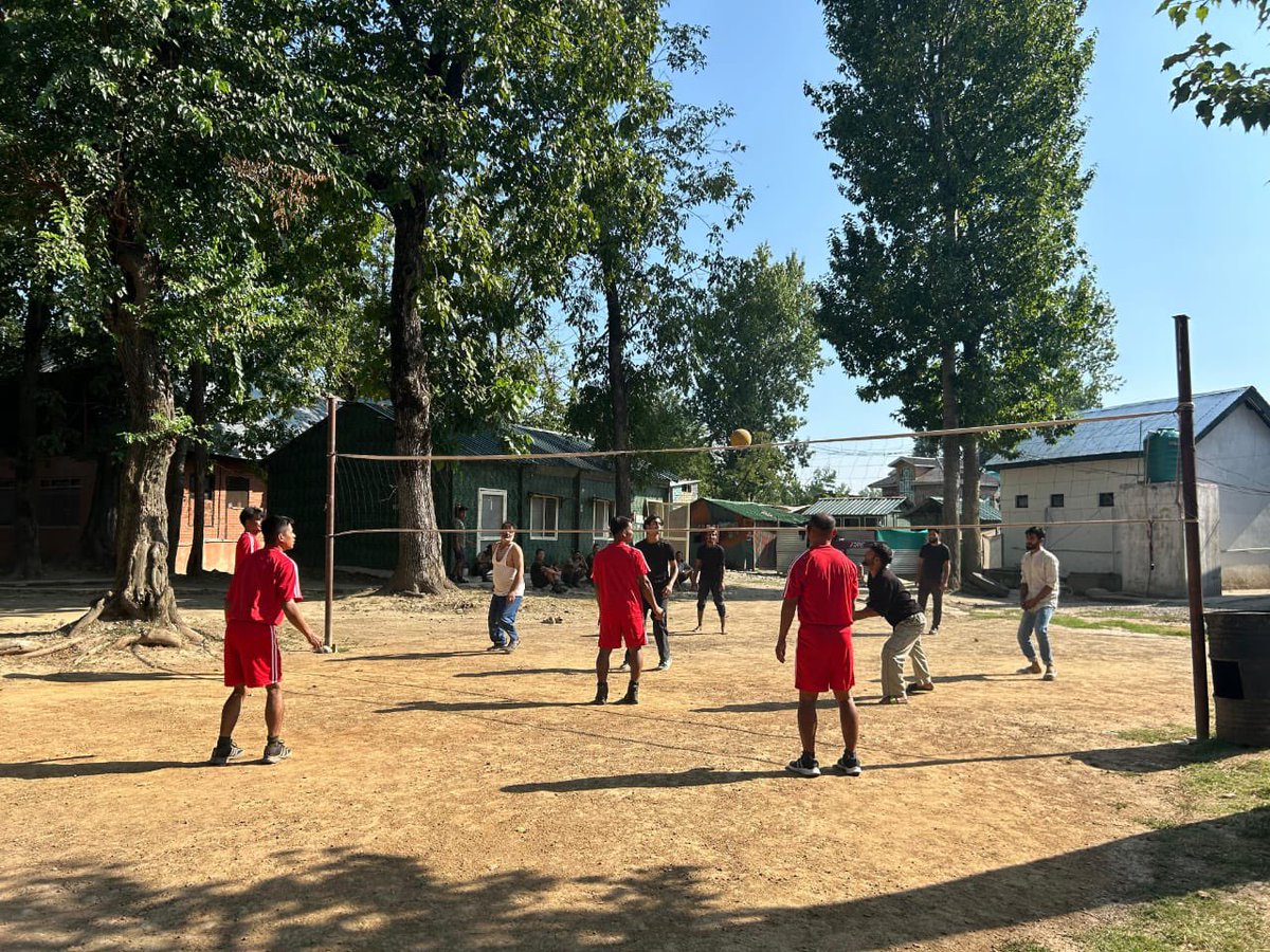 WularBattalion's tweet photo. In continuous efforts of Indian Army to make good relations with youth of Kashmir and to engage them in constructive activities, Kulus Army Camp of WULAR BATTALION organised a Friendly Volleyball Match. https://t.co/E3SUdJhJzD