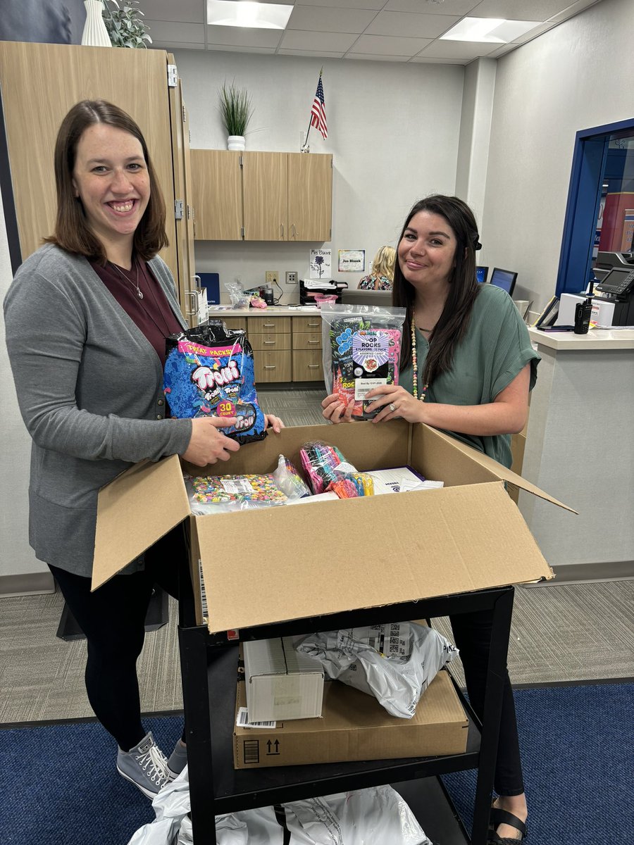 IndianaAtt's tweet photo. Indiana Pioneers help support the Warrior Way store.  To shop students must Be Safe, Be Respectful and Be Responsible.  #attpioneers #attimpact #lifeatatt https://t.co/7qjq0H11xZ