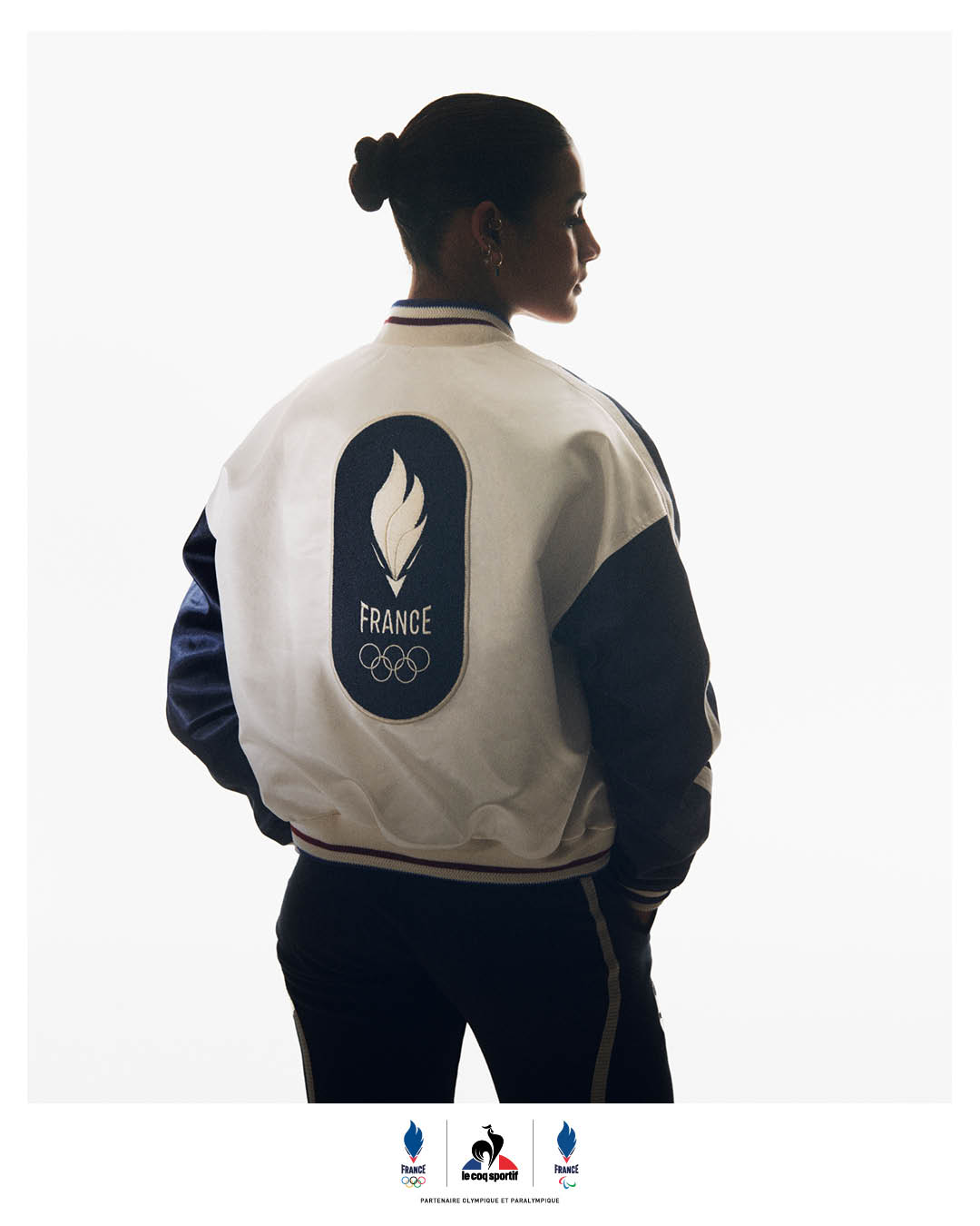 le coq sportif on X Le Bomber Equipe de France disponible sur notre eshop des maintenant https t TcY1GqgILm Tissu satin coupe unique piece iconique. Modele unisexe. Stock limite. LesJeuxSontANous h...