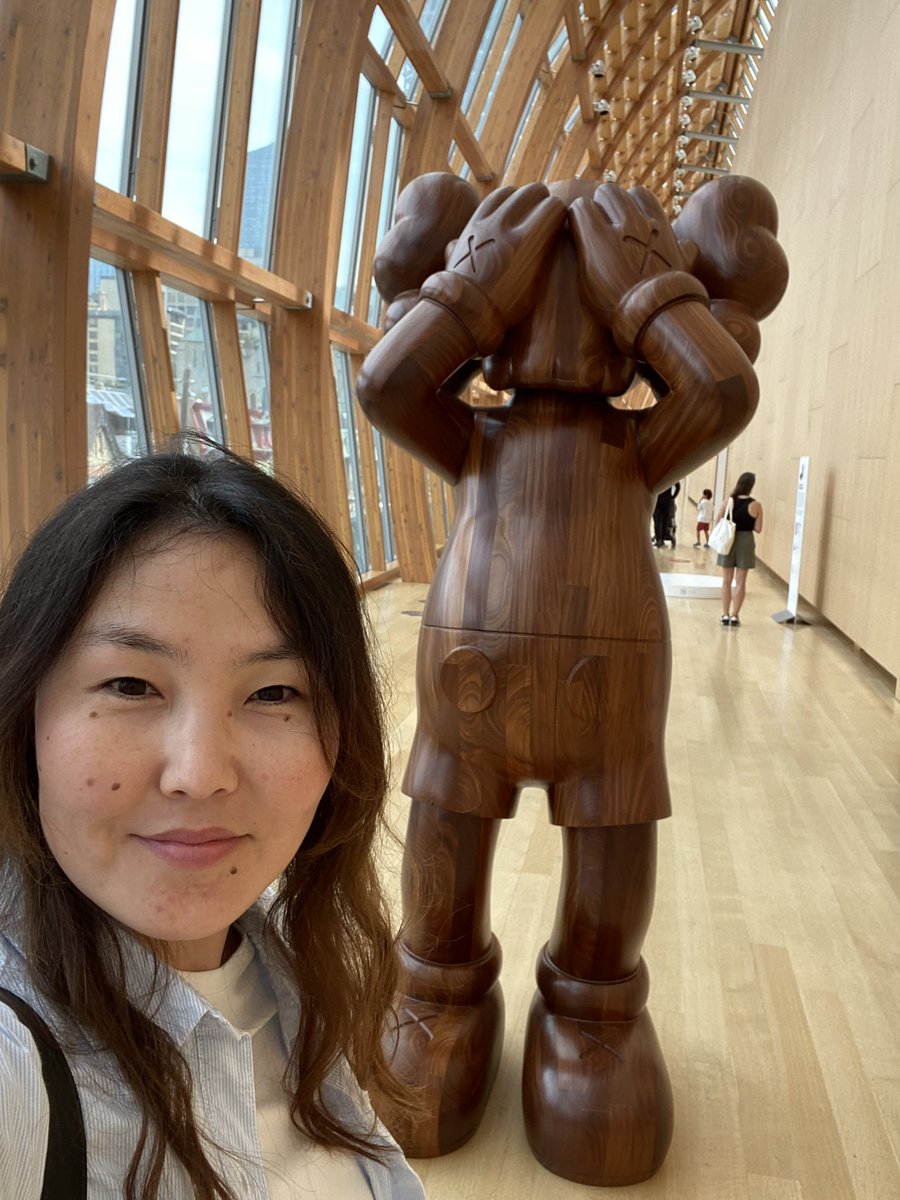 Di12681282's tweet photo. Я не пожалела сходить в галерею посмотреть знаменитого #kaws это нереально классно https://t.co/alZybFPXtj
