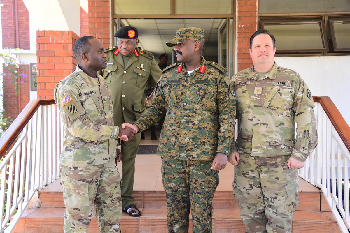 BorninAfrica6's tweet photo. The Principal Afande  CDF Gen @mkainerugaba consolidating Uganda 🇺🇬 USA 🇺🇸 relations. 

God bless Afande CDF 
God bless UPDF 
Aluta Continua https://t.co/KyPDvFdAcJ