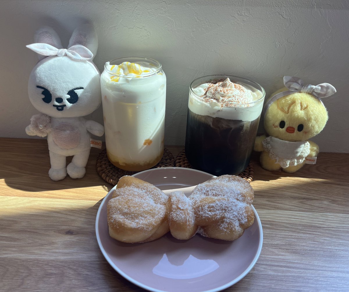 happyakibobo's tweet photo. 今月は遊んでる場合では無いのだけど…
たまには息抜き🍩
大会好きな甘いものに可愛いzoo達に癒されるな🎀
また可愛いの頂いちゃったんだ◡̈ ⋈
#リボンドーナツ
#コリアンタウン
#鶴橋cafe
#TREMS https://t.co/a6lsiZbRSG