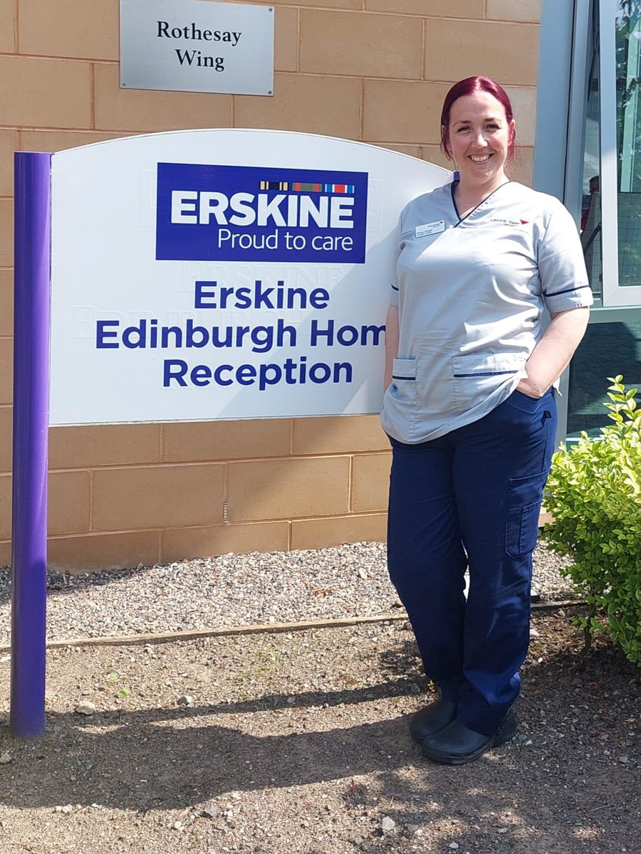 KindConfidence's tweet image. Congratulations @ClydeKirsty on completing your Nursing degree! 🥳 You are going to make such a positve impact and I'm very happy that I can continue to watch your journey as you continue at @ErskineCharity Thank you so much for my gift 🥰@nsepayne @dtbarron