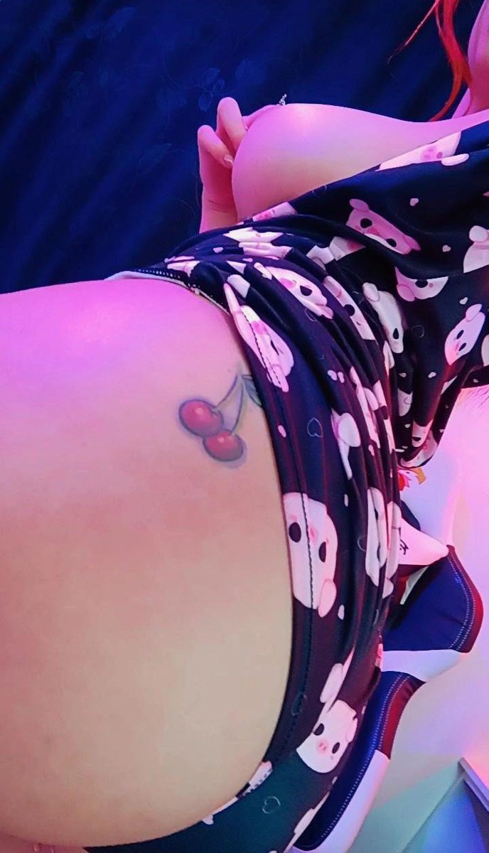 stephie_444's tweet photo. Te apetece dormir conmigo? 💤🍑

Sígueme, te irás bien calientito a la cama🙈 https://t.co/Sav5r5qI90 https://t.co/4KbZVNo0z4