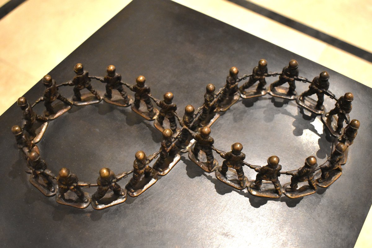 SoasGallery's tweet photo. “Infinity” by Mona Hatoum

📍 On display at the SOAS Gallery as part of the “Hudood: Rethinking Boundaries” exhibition. Don’t miss this thought-provoking piece by artist Mona Hatoum, born in Beirut, Lebanon.

#MonaHatoum #SOASGallery #HudoodExhibition https://t.co/ewkEFjcBFi