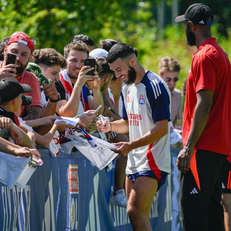 OL's tweet photo. 🔴🔵 L'Olympique Lyonnais et la @villededivonne signent un partenariat de trois ans

🗞️ Lire le communiqué ⬇️