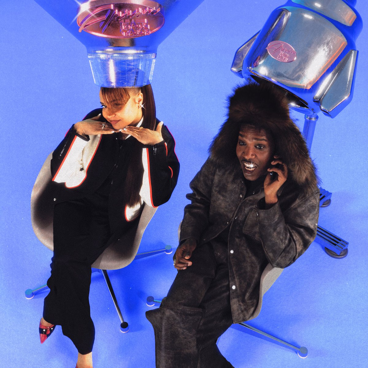 CLASH (@clashmagazine) on Twitter photo London-based producer <a href="/StevenJulien808/">Steven Julien</a> details new EP 'Wraap't'.
He shares the barbershop-themed, retro-stylized title track with vocals by <a href="/QUEENFATIMA/">FATIMA RULLGARDINA VÅFFELDOTTER LÅNGSTRUMP</a> -
clashmusic.com/news/steven-ju… London-based producer <a href="/StevenJulien808/">Steven Julien</a> details new EP 'Wraap't'.
He shares the barbershop-themed, retro-stylized title track with vocals by <a href="/QUEENFATIMA/">FATIMA RULLGARDINA VÅFFELDOTTER LÅNGSTRUMP</a> -
clashmusic.com/news/steven-ju…