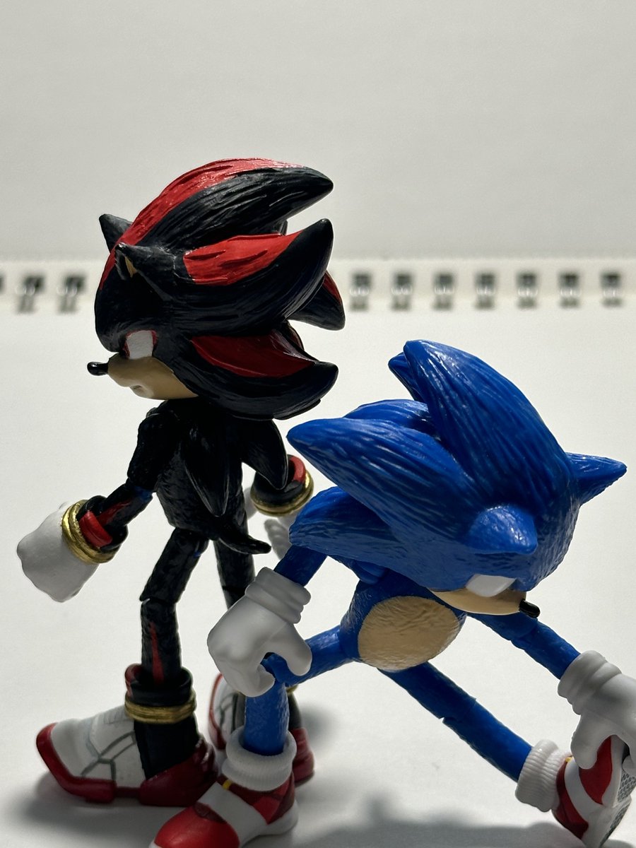 Studio_mammoth1's tweet image. Haven’t posted here in a hot minute! Here a custom movie shadow figure I made enjoy! #SonicMovie3 #SonicTheHedghehog #ShadowTheHedgehog