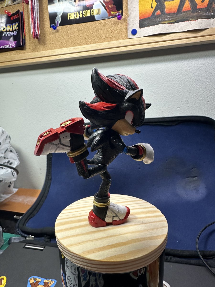 Studio_mammoth1's tweet image. Haven’t posted here in a hot minute! Here a custom movie shadow figure I made enjoy! #SonicMovie3 #SonicTheHedghehog #ShadowTheHedgehog