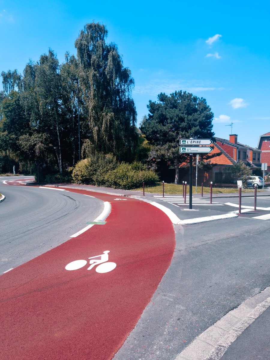 dy_moinse's tweet photo. Aménagement du réseau « RER Vélo » de la Métropole Européenne de Lille, appelé Vélo Plus, dans le cadre du Plan Vélo 🚲

Après l'inauguration des tronçons 1a et 1b sur le Grand Boulevard, exemple de la liaison 6 de Porte de Valenciennes (Lille) à 4 Cantons (Villeneuve d'Ascq) ⤵️ https://t.co/6oqFYaqKQg