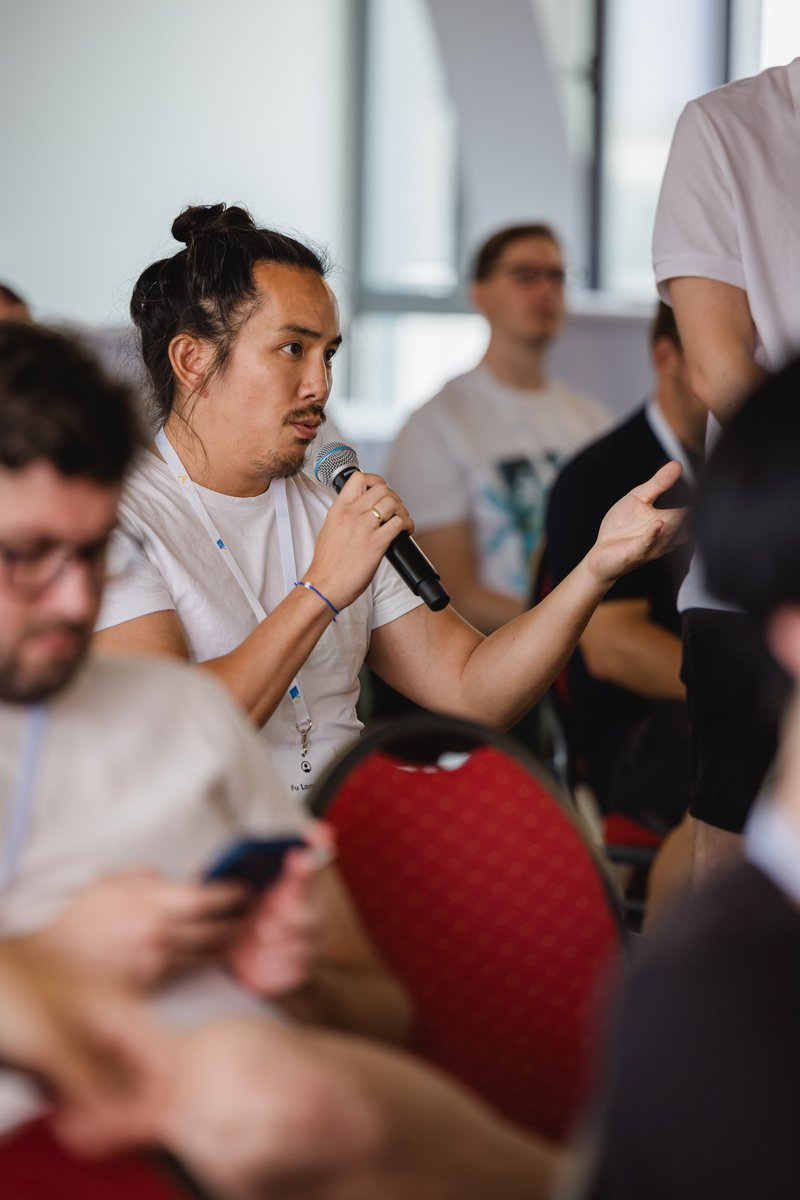 SwiftConf's tweet image. SwiftConf 2024 is in full swing! 🎉 Here are some first impressions: an engaged audience, attendees receiving their exclusive t-shirts, inspiring talks from our speakers, and interactive Q&amp;amp;A sessions. Can’t wait for more! #SwiftConf2024 #TechConference #FirstImpressions