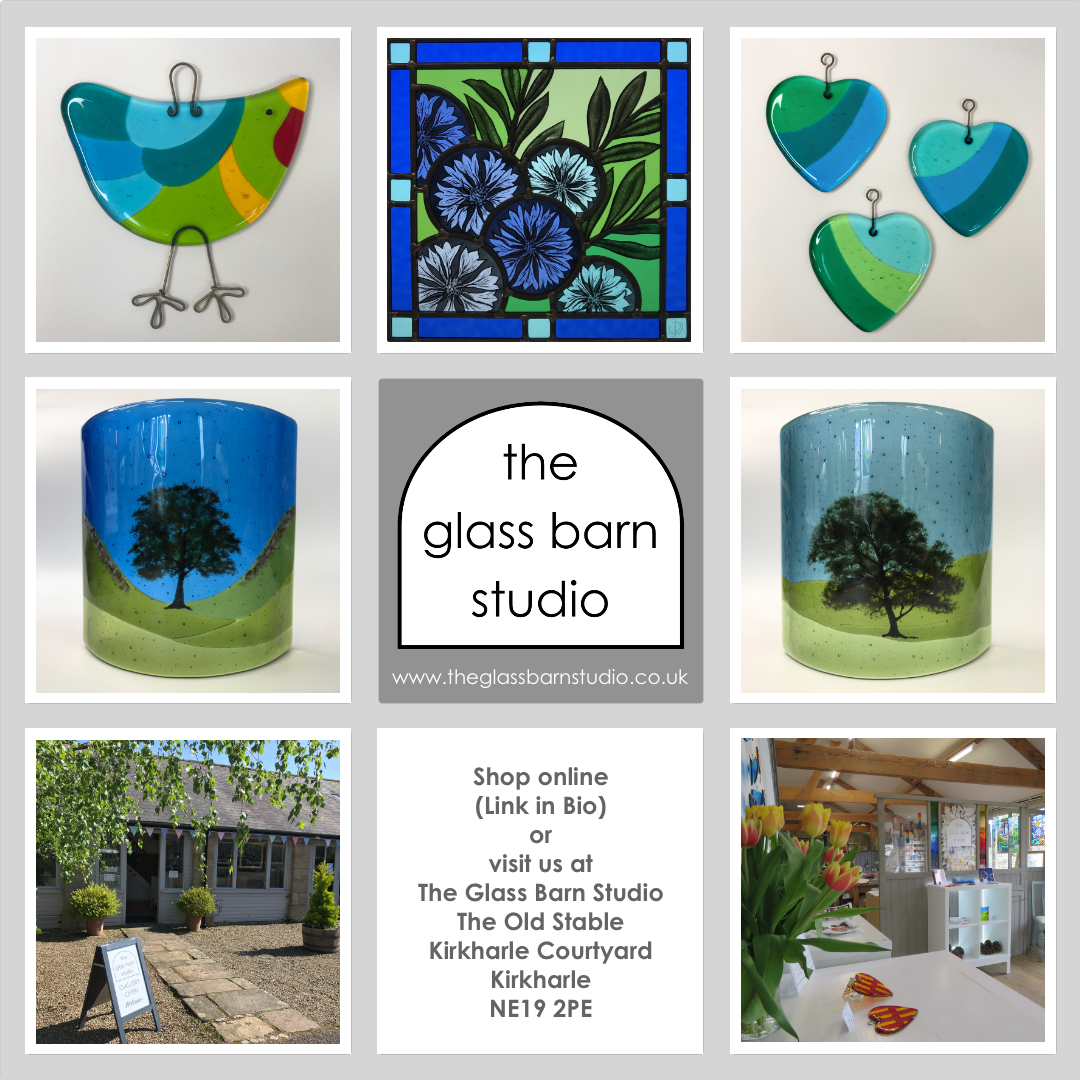 Thought I would post a little selection of some of our Glossy Glassy Goodies all available at our Studio Gallery or online. Although if you visit the Studio, you will find other work that's not on our online shop and we get the added bonus to say "Hello".