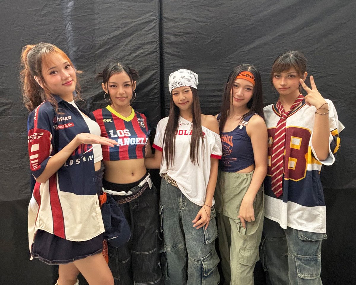 ygig_official's tweet photo. [🚦] YGigs : SBTown Universe Season 2

It's so nice to finally see you all again, WeGo. We hope you had a great time spending your weekday with us! Sa susunod ng mall show po ulit. 💚

Nagpapasalamat, YGIG~

#YGigs #YGIG #YGIGatSBTownUniverseSeason2 #SBTownUniverseSeason2 https://t.co/rbIZjkPSJP