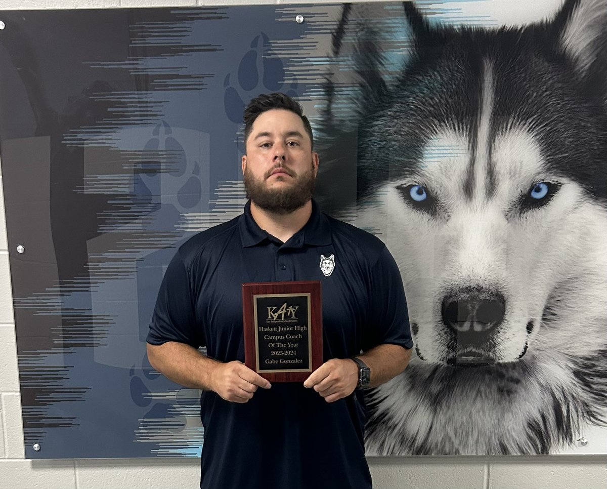 HJH_Athletics's tweet photo. Congratulations to Coach G earning 2023-24 Haskett Coach of the Year! 🏅
#WeAreHaskett https://t.co/Du9du6BiQQ
