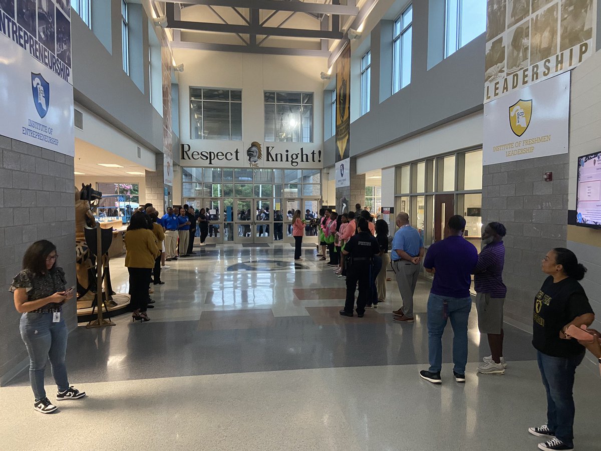 Keith Richardson (@khscdprincipal) on Twitter photo The Knightdale community is here early this morning to welcome our <a href="/KnightdaleHS/">Knightdale High</a> Knights back to school!!! The Knightdale community is here early this morning to welcome our <a href="/KnightdaleHS/">Knightdale High</a> Knights back to school!!!