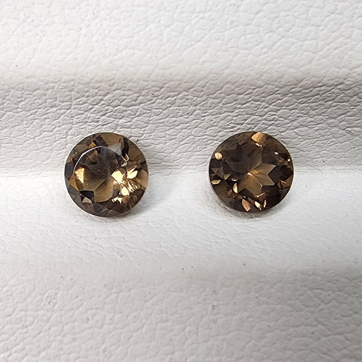 ☆어라 이게 뭐야? 또 알티이벤트잖아~☆

네.. 제가 쫄라서 결국 알티이벤트를 하나 더 하게 되었습니다

비올라를 닮은 자수정💜
카터를 닮은 페리도트💚
산을 닮은 가넷❤️
아이리스를 닮은 스모키 쿼츠🤎입니다!

RT 추첨 1분에게 <아래 패싯 중 한 세트를> 스쿱스 (<a href="/scoops65/">스쿱스</a>)에서 보내드려요!