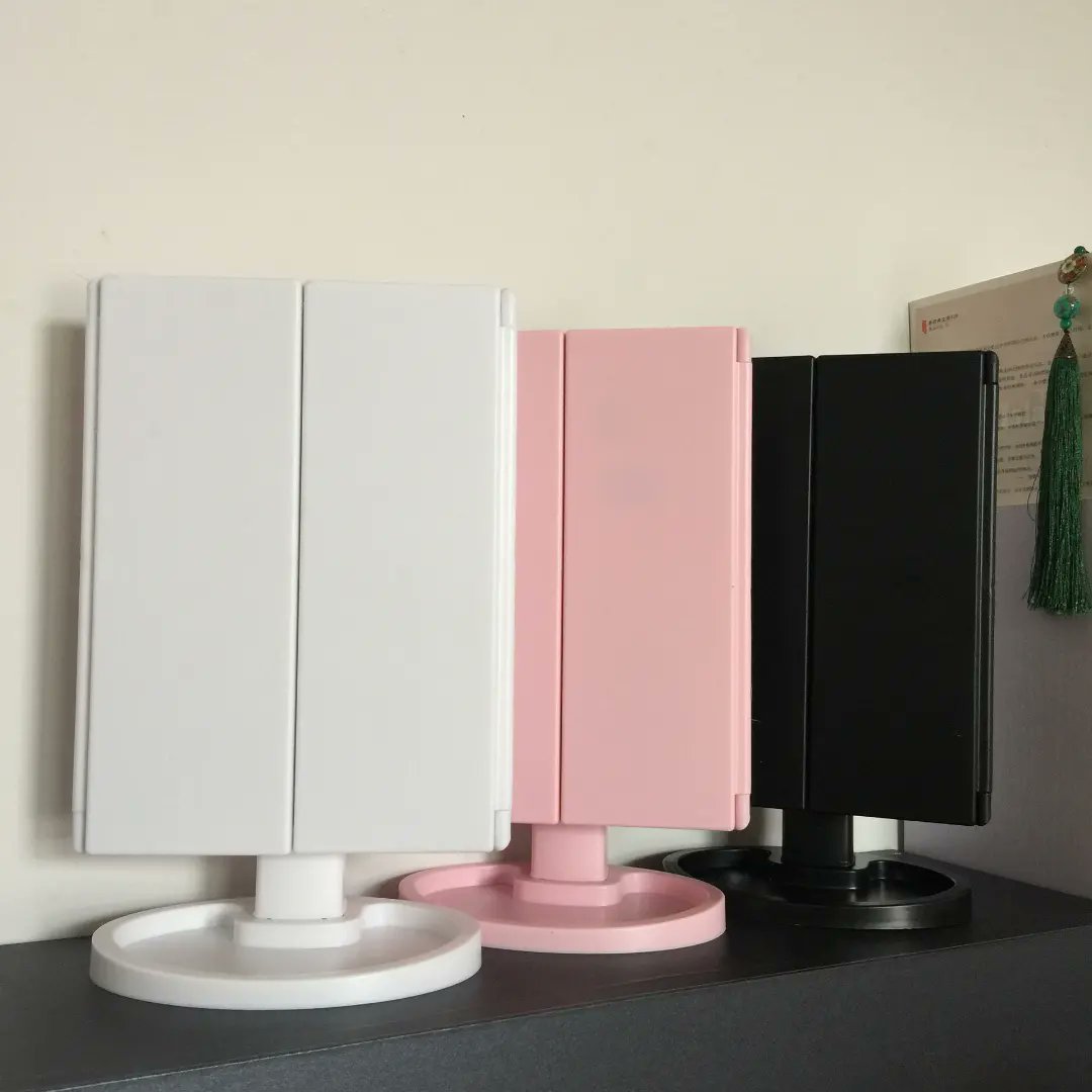 blingrepublic's tweet photo. 🤍LED Makeup Mirror

🤍With 3 folding design, this mirror is designed to be compact and fold up when needed.

🤍Can be used either by USB or Batteries

🤍 ₦22,000 only https://t.co/dxGpCVoYIB
