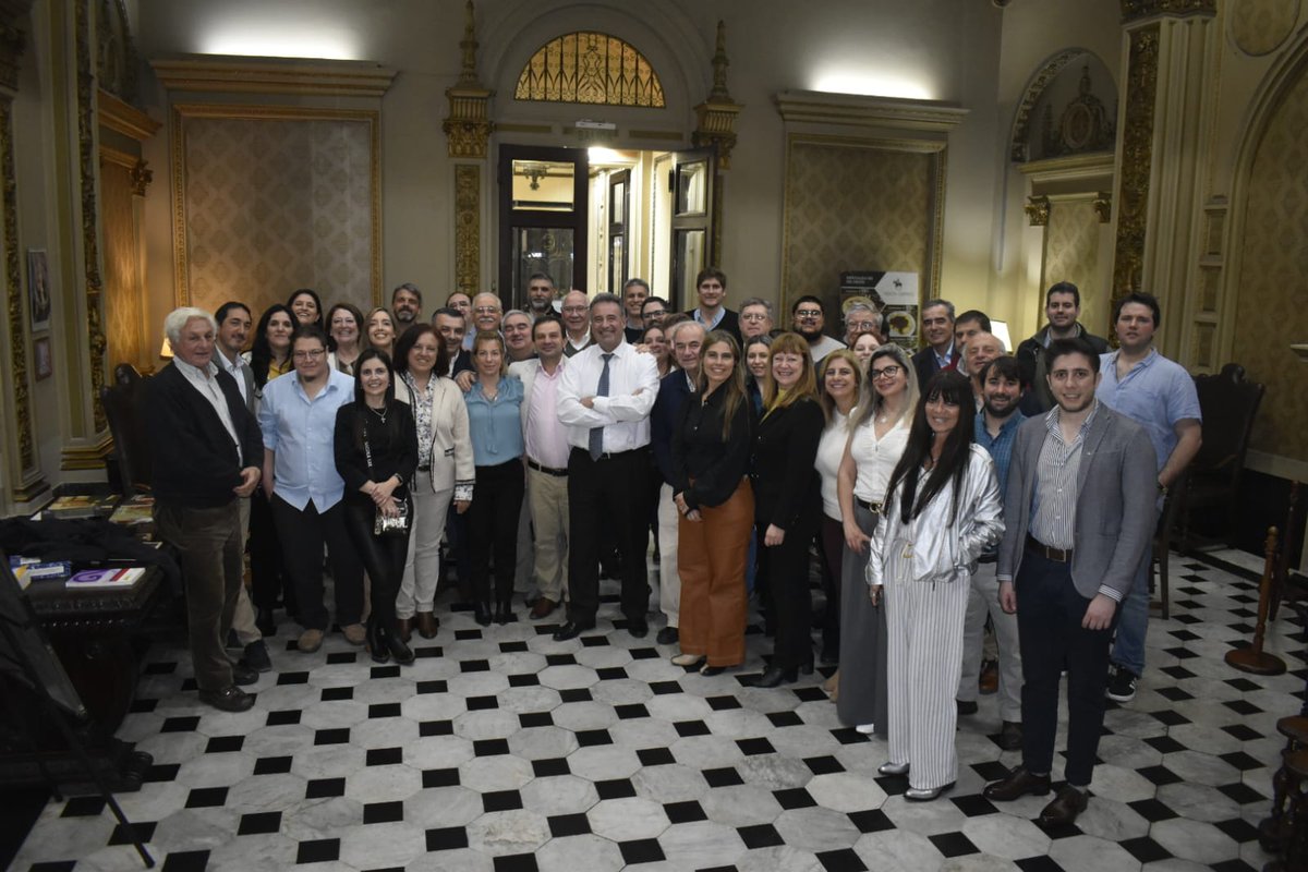 mbazzino's tweet photo. Gran lanzamiento de campaña de la lista 4 al colegio médico con la presencia de nuestro candidato @DrDanielSalinas  y nuestros candidatos a las regionales junto a  muchísimos colegas que colmaron el club español 
@juntos_uy @RodrigoPerna3 @Veroperezpap @gerardoeguren @AmorinDr https://t.co/0uYNJHw6uZ