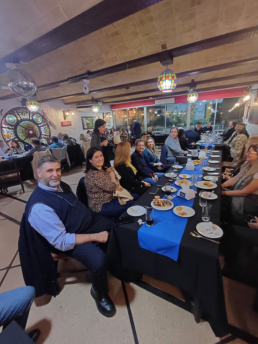 Gran lanzamiento de campaña de la lista 4 al colegio médico con la presencia de nuestro candidato <a href="/DrDanielSalinas/">Daniel Salinas</a>  y nuestros candidatos a las regionales junto a  muchísimos colegas que colmaron el club español 
<a href="/juntos_uy/">JuntosUY</a> <a href="/RodrigoPerna3/">Rodrigo Perna</a> <a href="/Veroperezpap/">Dra. Verónica Pérez Papadópulos</a> <a href="/gerardoeguren/">gerardo eguren</a> <a href="/AmorinDr/">Dr Ignacio Amorín Costábile</a>