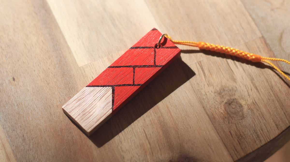 C104で頒布する新刊セットのグッズです!
レイジョの髪飾りとジャンパーをイメージしたストラップとトートバッグです!木製ストラップは裏表でデザインが違う仕様となっています。😆 