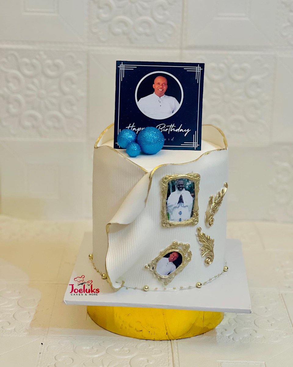 joeluks_cakes's tweet photo. Very beautiful fondant cakes that needs applauds 💃💃💕.
Cakes were made with so much love ❤️
1st slide: Christening (baptism)
2nd slide: Group wedding celebration
3rd slide: mums birthday cake
4th slide: A priest birthday
Which of the 4 slides is your favorite??.
#Ogoja https://t.co/Y0YiFEQQwp