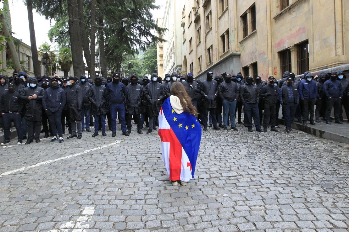 terjehelland's tweet photo. 🇬🇪 Georgian Dream (GD) is ramping up legislative measures and harsh punishments, all while framing dissidents as dangerous and treasonous. 
🧵Let's dive into how this impacts political freedom and civil society in Georgia. 
1/24 https://t.co/h9fFsZ6E65