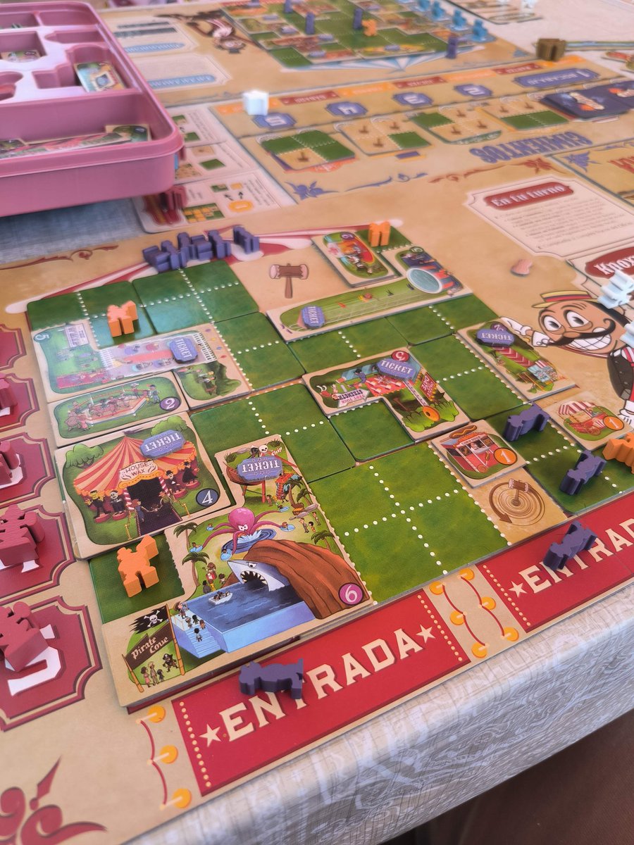 RDJugones's tweet image. Vamos por la tercera partida de #LaGranFeriaItinerantes de @MalditoGamesES me encanta!! con 2 jugadores, puntuación de victoria: 122 #bgstats