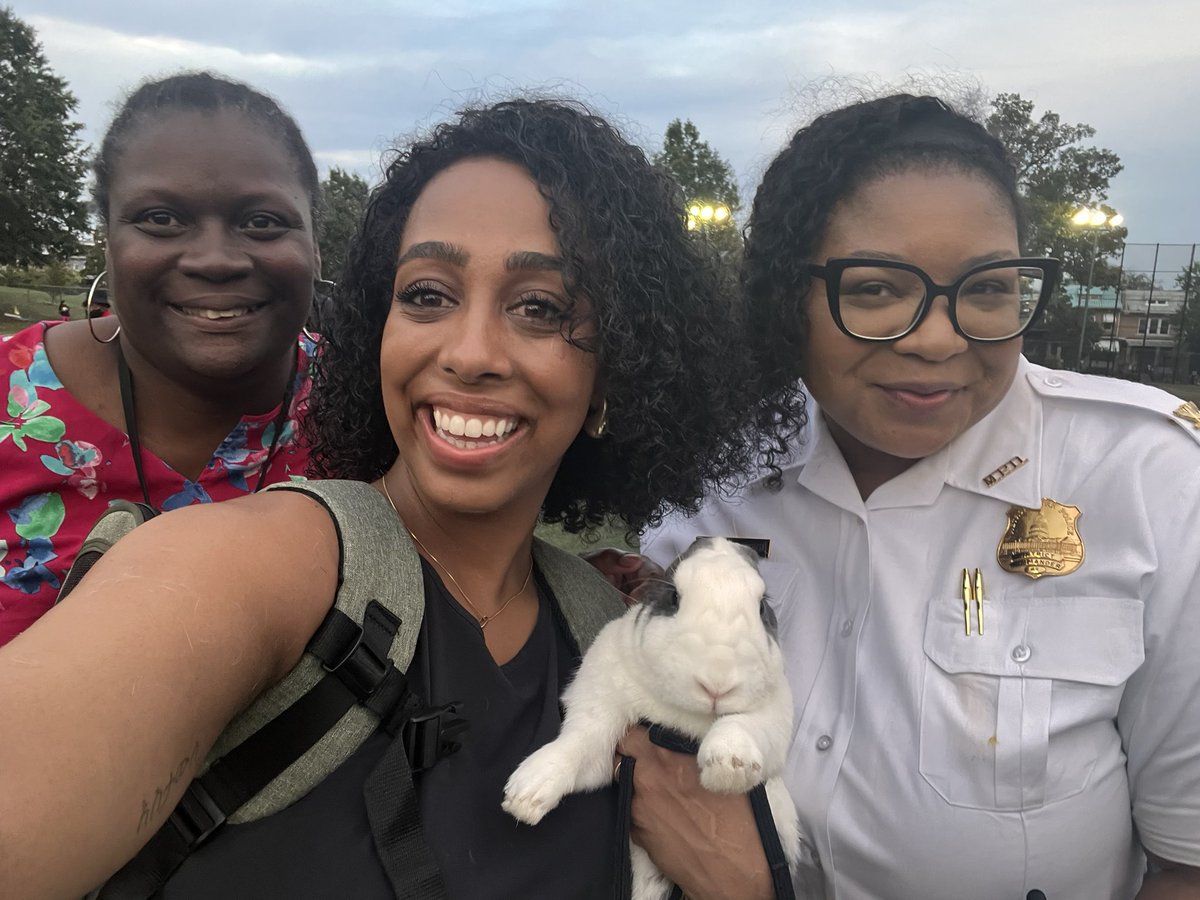ward4sophia's tweet image. Had an amazing time at Emery for National Night Out. Ward 4 was out full force, even my bunny, Silas was there. @DCPoliceDept, DMPSJ, and @DCDPR truly know how to throw a neighborhood celebration. Way to go team! #ward4proud
