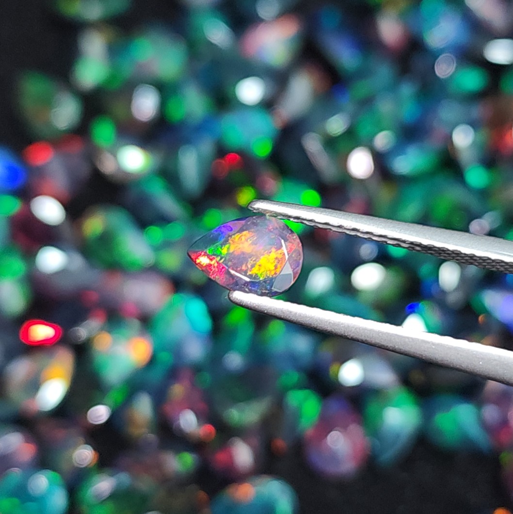 ☆그렇게 정말로 들고 온 알티이벤트☆

RT 추첨 1분에게 <블랙 오팔 페어컷>을 스쿱스 (<a href="/scoops65/">스쿱스</a>)에서 보내드려요!

당첨자분께는 초록빛 도는 오팔 패싯으로 보내주신다고 합니다!
즉 아래 사진이 약간 초록빛이 돌지 않는다 해도.. 걱정하실 필요 없으시단 소리💚🖤

많은 관심 부탁드림다...!