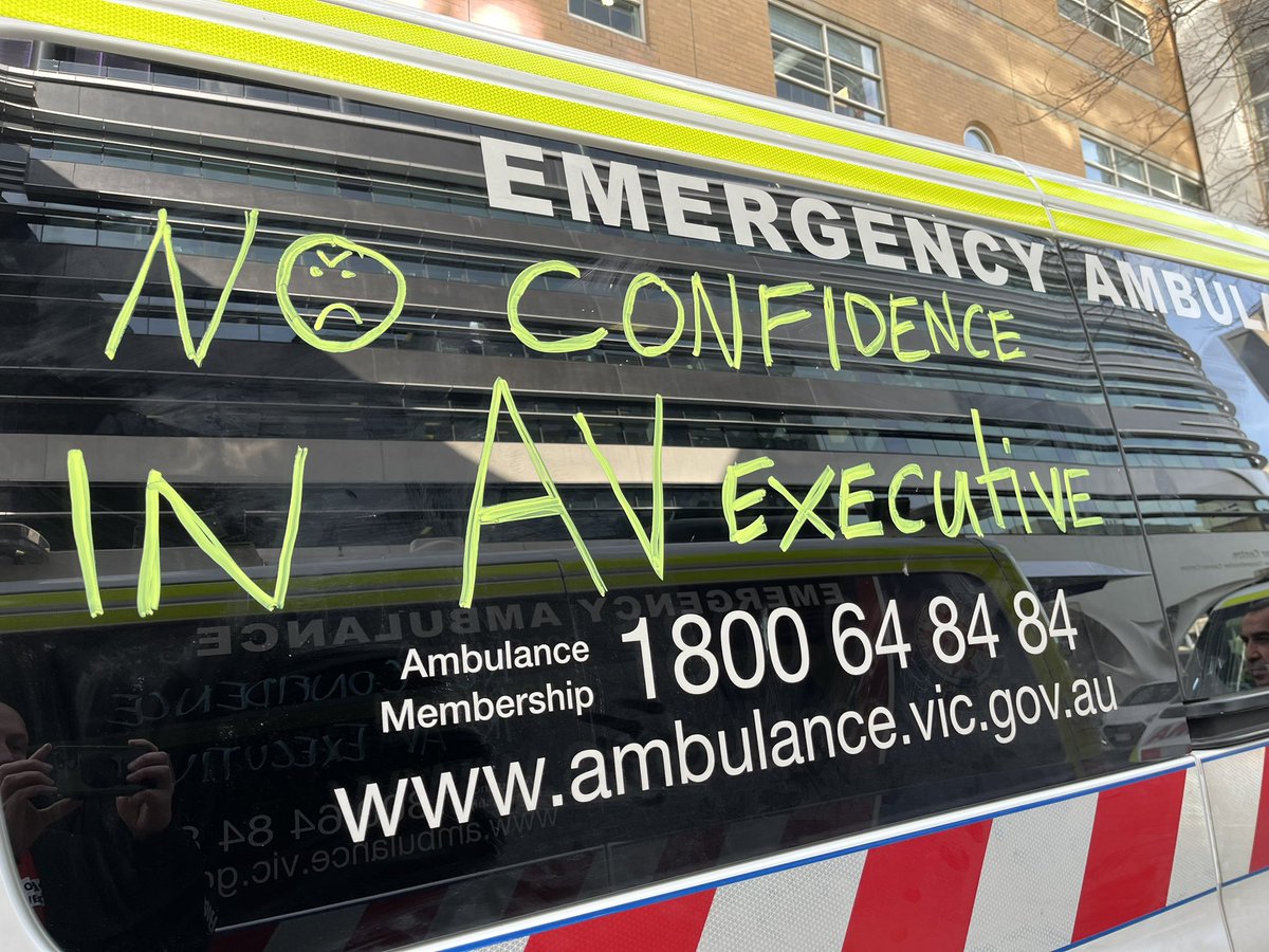 Victorian Ambulance Union tweet media