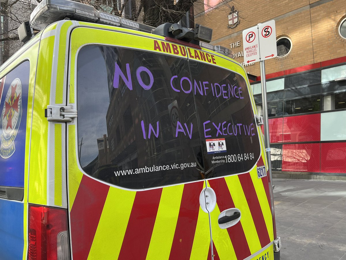 Victorian Ambulance Union tweet media