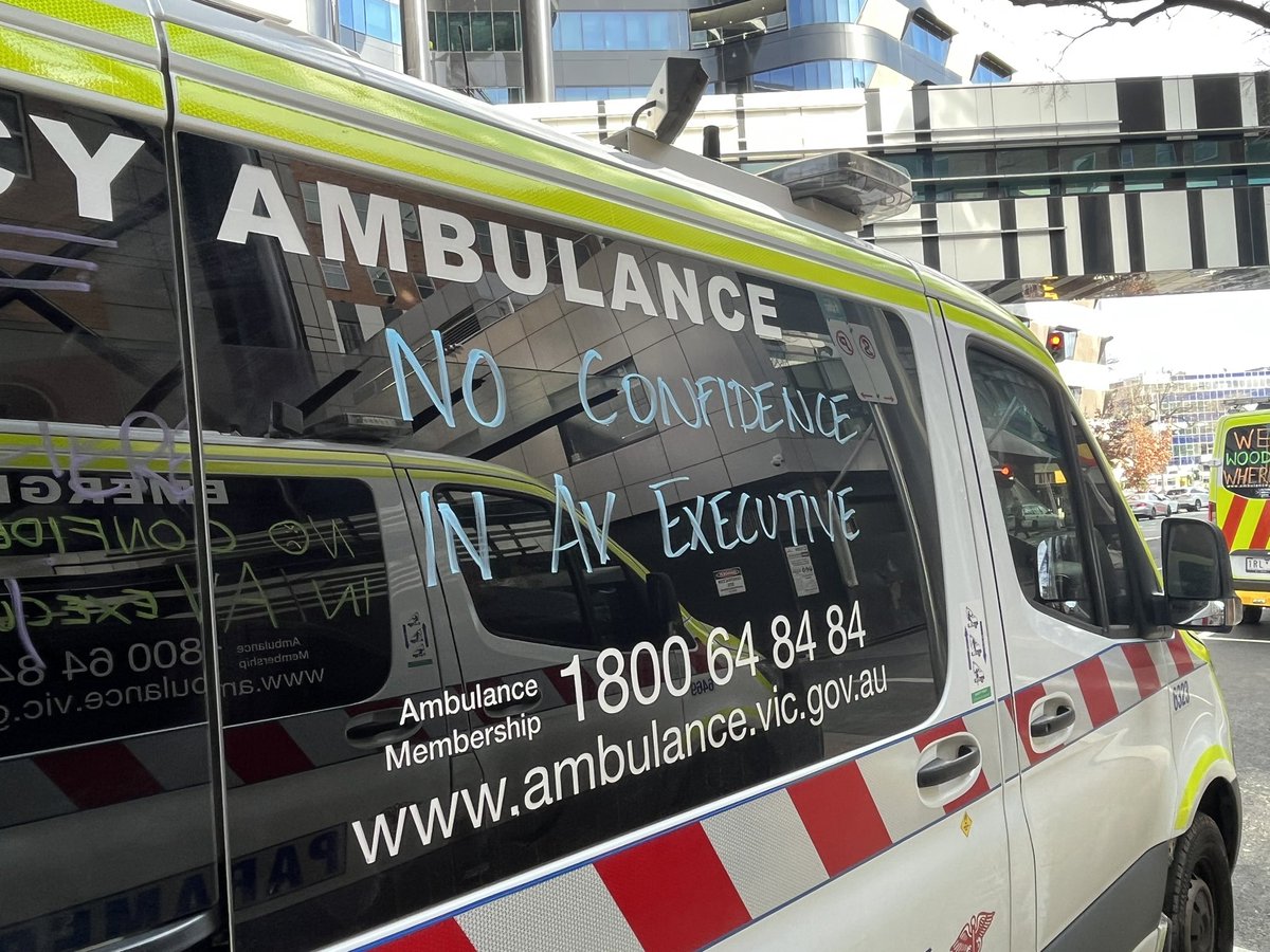 Victorian Ambulance Union tweet media
