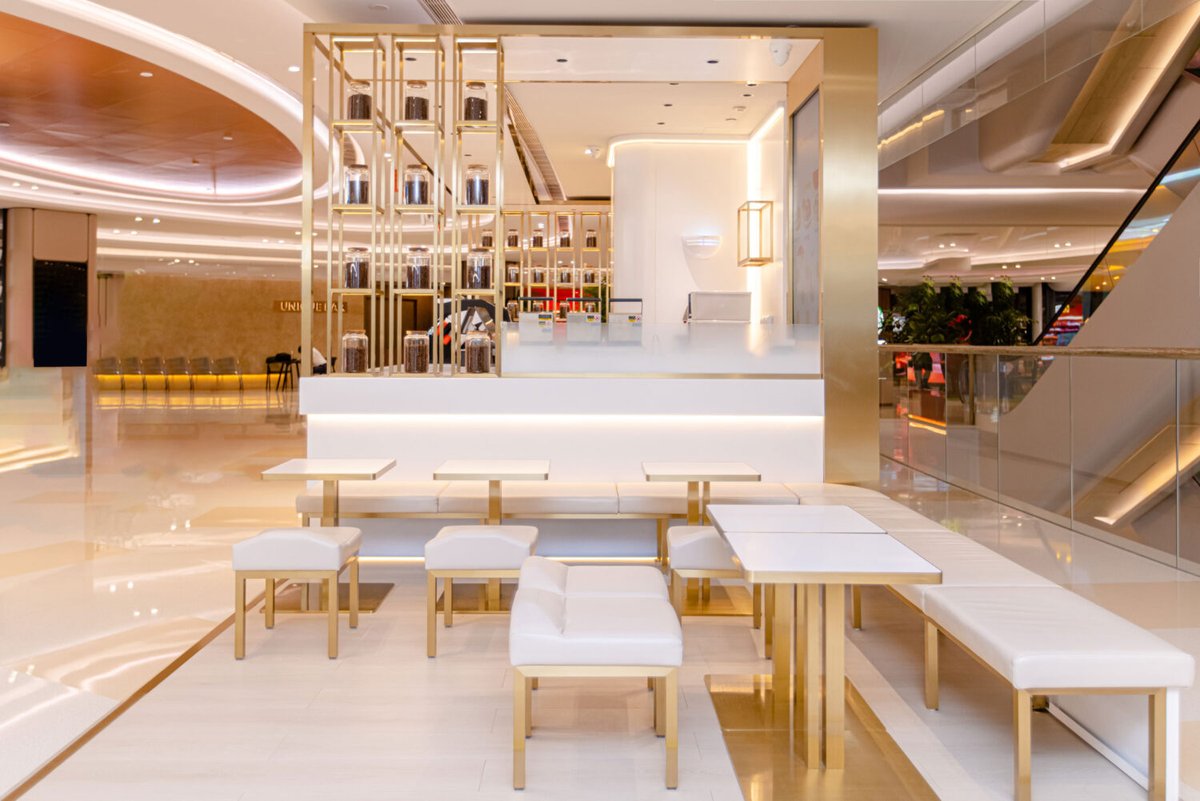 archiphoto's tweet photo. 南木隆助と森鼻良太による、中国・上海の店舗「Belray Coffee New  Prototype  Store」

プロトタイプ店としての計画。様々な場所で“ブランドらしさ”を保った出店を可能にする為、可変性を備えた珈琲豆の収納展示システムでつくる空間を考案

©Belray Coffee
詳細はプロフィール欄の🔗から https://t.co/cyza7CipqK