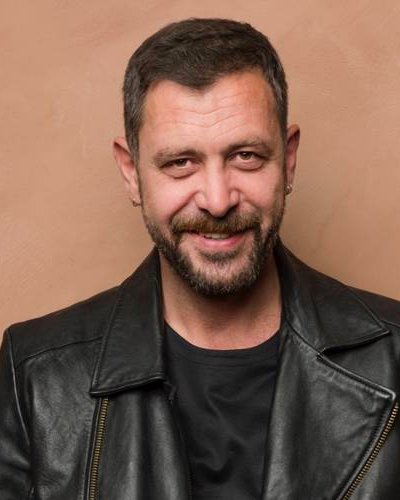 Ne de güzell anlatmış!!👏

Kadın etek giydi bacaklarına baktınız, pantolon giydi götüne baktınız.
Kalabalığa girdi taciz ettiniz, otobüste yalnız kaldı tecavüz ettiniz.
Açık giyinince tahrik ediyorsunuz dediniz, kapalı giyindi içini merak ettiniz.
Kız çocukları okumasın dediniz,