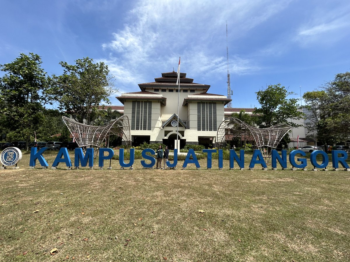 Numpang rektorat + pinjam almet tetangga🫰
(I❤️unpad kok)