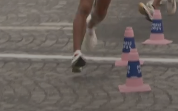 BenjiNaesen's tweet photo. I do not understand the sport of speedwalking. If you're allowed to have both feet off the ground, which happens all the time in this race, then where does speedwalking end and running start? #SpeedWalking https://t.co/rgZxeUk0Wg
