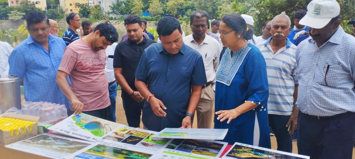 ZC_SLP's tweet photo. Today, participated in the #Plantation program at #Barlakunta #Lake  along with DC 20, EE Irrigation, #GHMC officials, Madhulika, NGOs and Local Residents. 
#Hyderabad 
#SerilingampallyZone
#SwachhadanamPachhadanam 
@GHMCOnline
@CommissionrGHMC
@gadwalvijayainc
@TGMAUDOnline
@PrlsecyMAUD