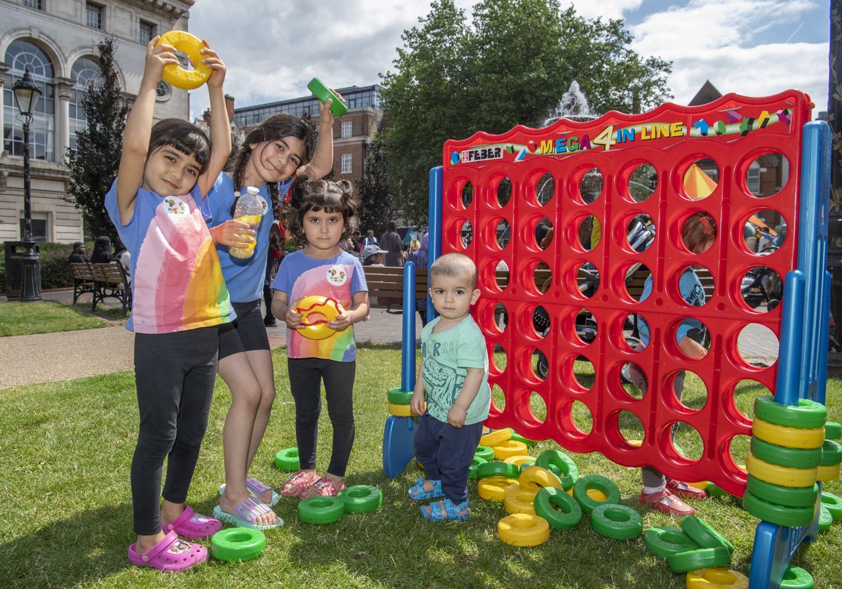 Ready to play? If you're looking for free family activities today, head to Town Hall Square 11am-3pm where we'll be celebrating #NationalPlayday! Giant games, baby stay &amp; play and the Bookbus will be there - drop in! More here: ow.ly/kYhq50SPWWK