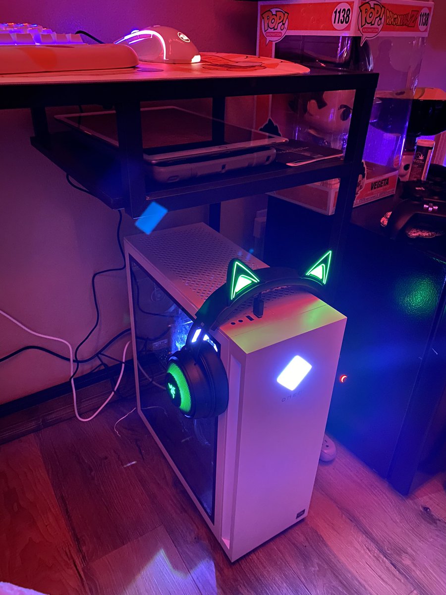 Dusty_starlight's tweet image. Came home from work to this! 🫶🏽💕
My very first PC and Set Up! 
.
I literally cried when I saw it. 
.
I’ve been wanting one for so long and this man just made it happen out of nowhere, and completely surprised me! 
#myfirstpc #myfirstgamingpc #GamingCommunity  #ilovemyboyfreind