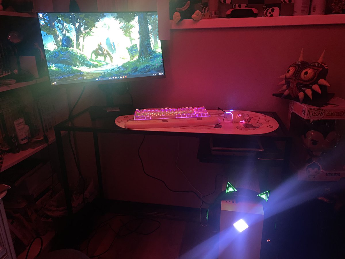 Dusty_starlight's tweet image. Came home from work to this! 🫶🏽💕
My very first PC and Set Up! 
.
I literally cried when I saw it. 
.
I’ve been wanting one for so long and this man just made it happen out of nowhere, and completely surprised me! 
#myfirstpc #myfirstgamingpc #GamingCommunity  #ilovemyboyfreind