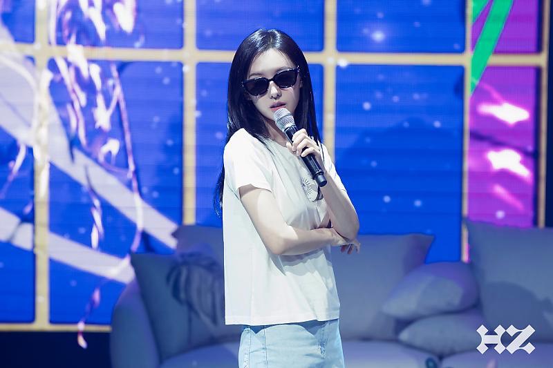 benerbet's tweet photo. JIWON JEANS! ALIAS IDOL BGT LU MBAKKKK! 🧎‍♀️🧎‍♀️🧎‍♀️🧎‍♀️ https://t.co/He2MjgzUPa