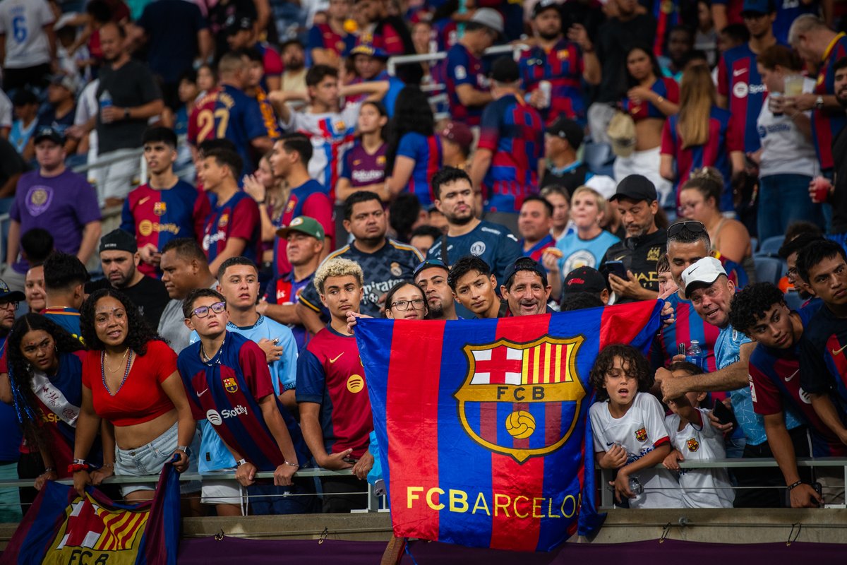 FCBPenyes's tweet photo. 👏 Un any més, les penyes dels Estats Units han estat al nostre costat a la gira d’estiu. Moltes gràcies!

💙❤️ Ens veiem aviat! https://t.co/Jo40cGkB40